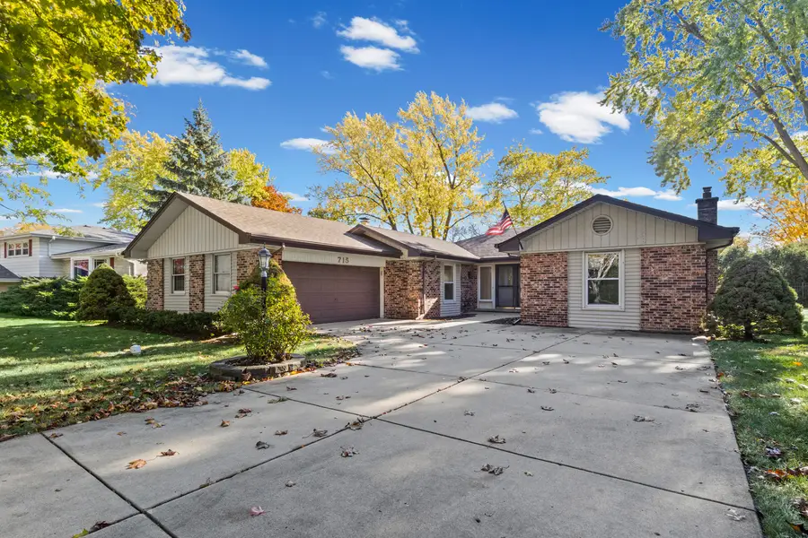 715 E Valley Lane, Arlington Heights, IL 60004 - Image #2