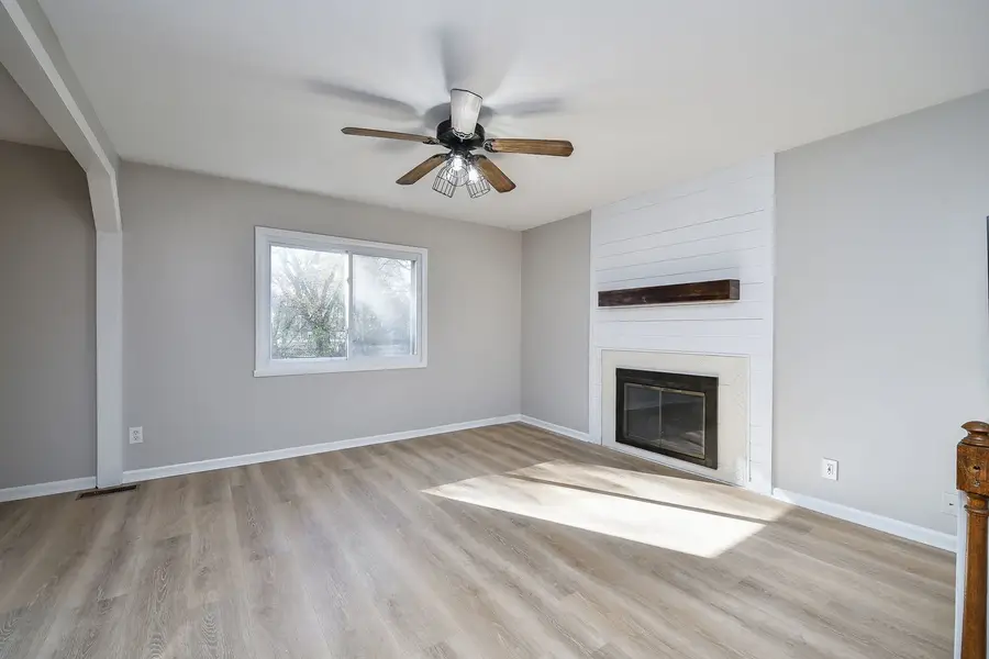 1008 Brentwood Place, Geneva, IL 60134 - Image #2