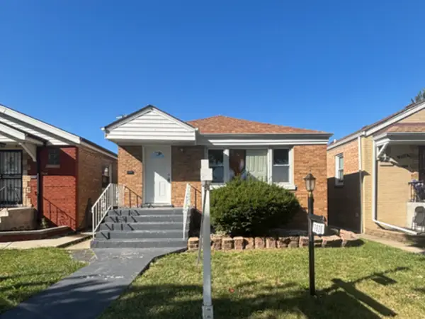 Address Withheld By Seller, Chicago, IL 60652