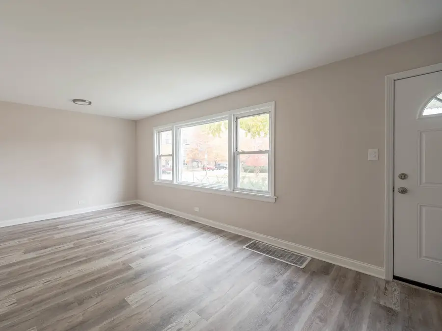 Address Withheld By Seller, Chicago, IL 60652 - Image #2