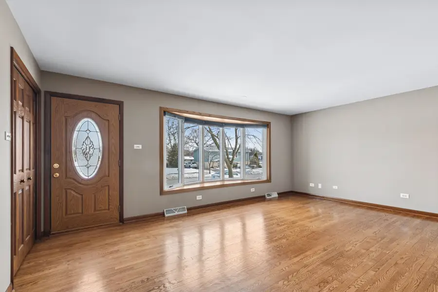 10506 S Michael Drive, Palos Hills, IL 60465 - Image #2