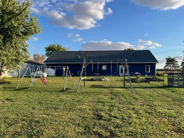 466 County Road 100 N, Sadorus, IL 61872