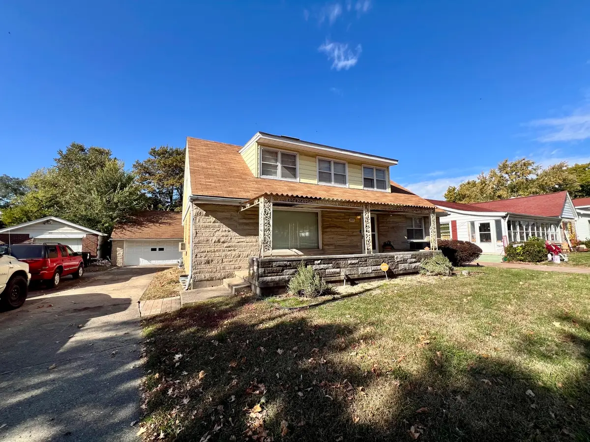 977 N Oakland Avenue, Decatur, IL 62522 - Image #1