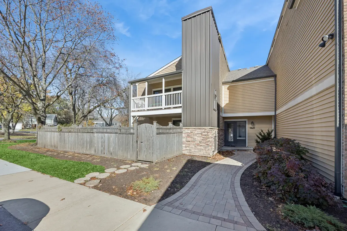 1521 S County Farm Road #1-1, Wheaton, IL 60189 - Image #1
