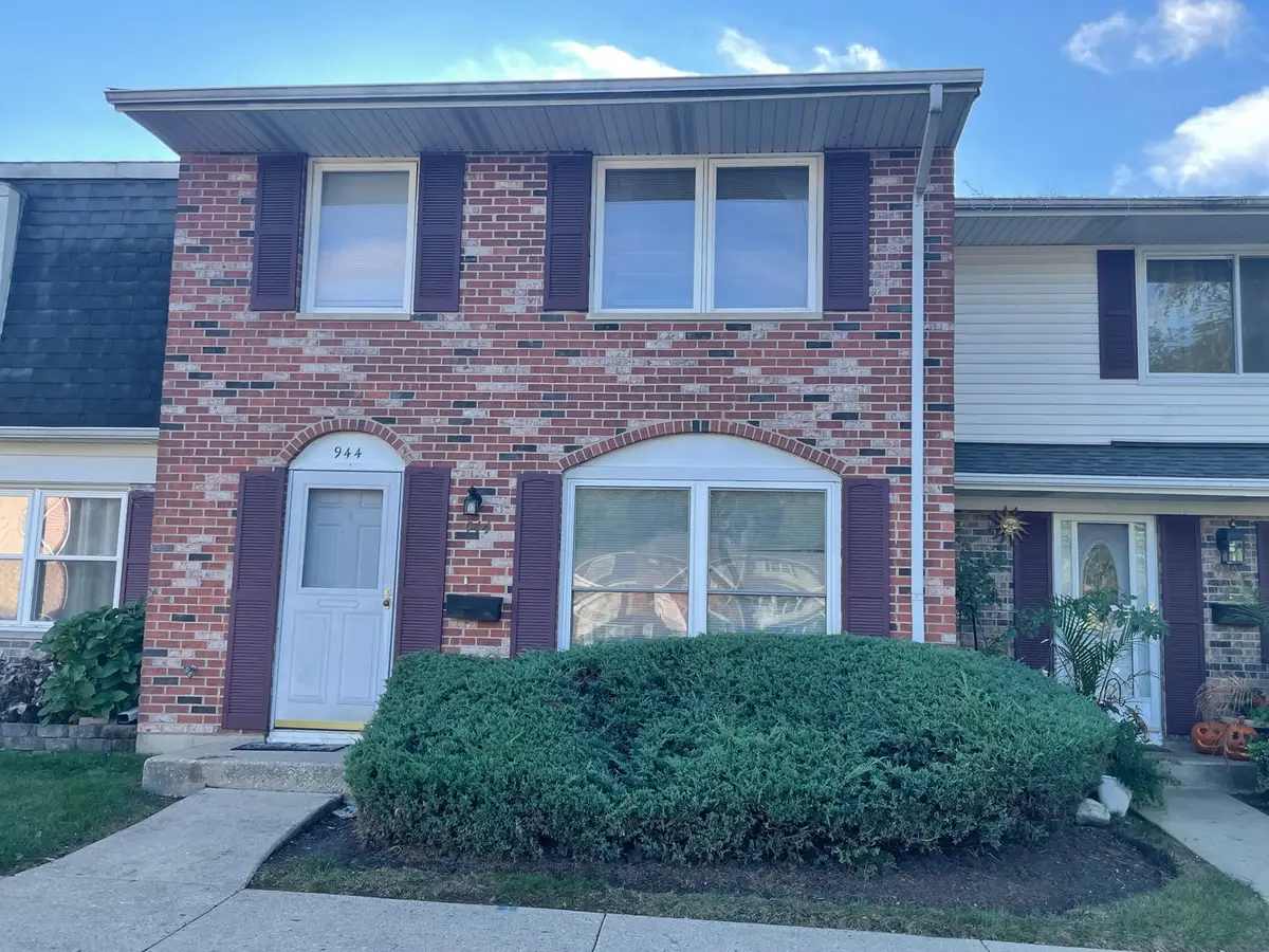 944 Miller Avenue, Streamwood, IL 60107 - Image #1