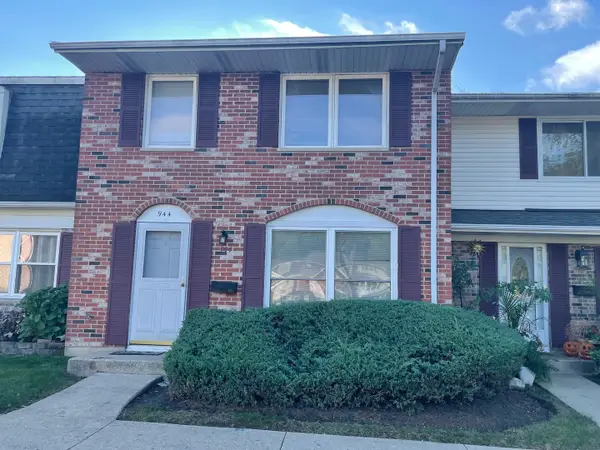 944 Miller Avenue, Streamwood, IL 60107