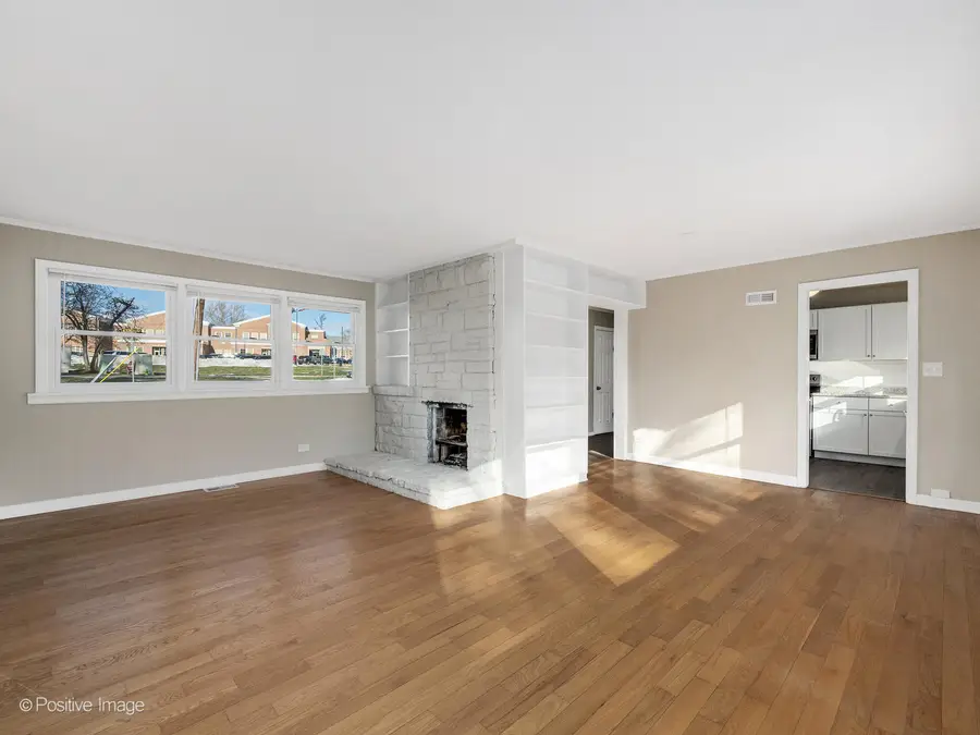 Address Withheld By Seller, Clarendon Hills, IL 60514 - Image #3