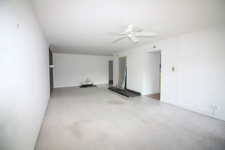 475 Shenstone Road #303, Riverside, IL 60546 - Image #3