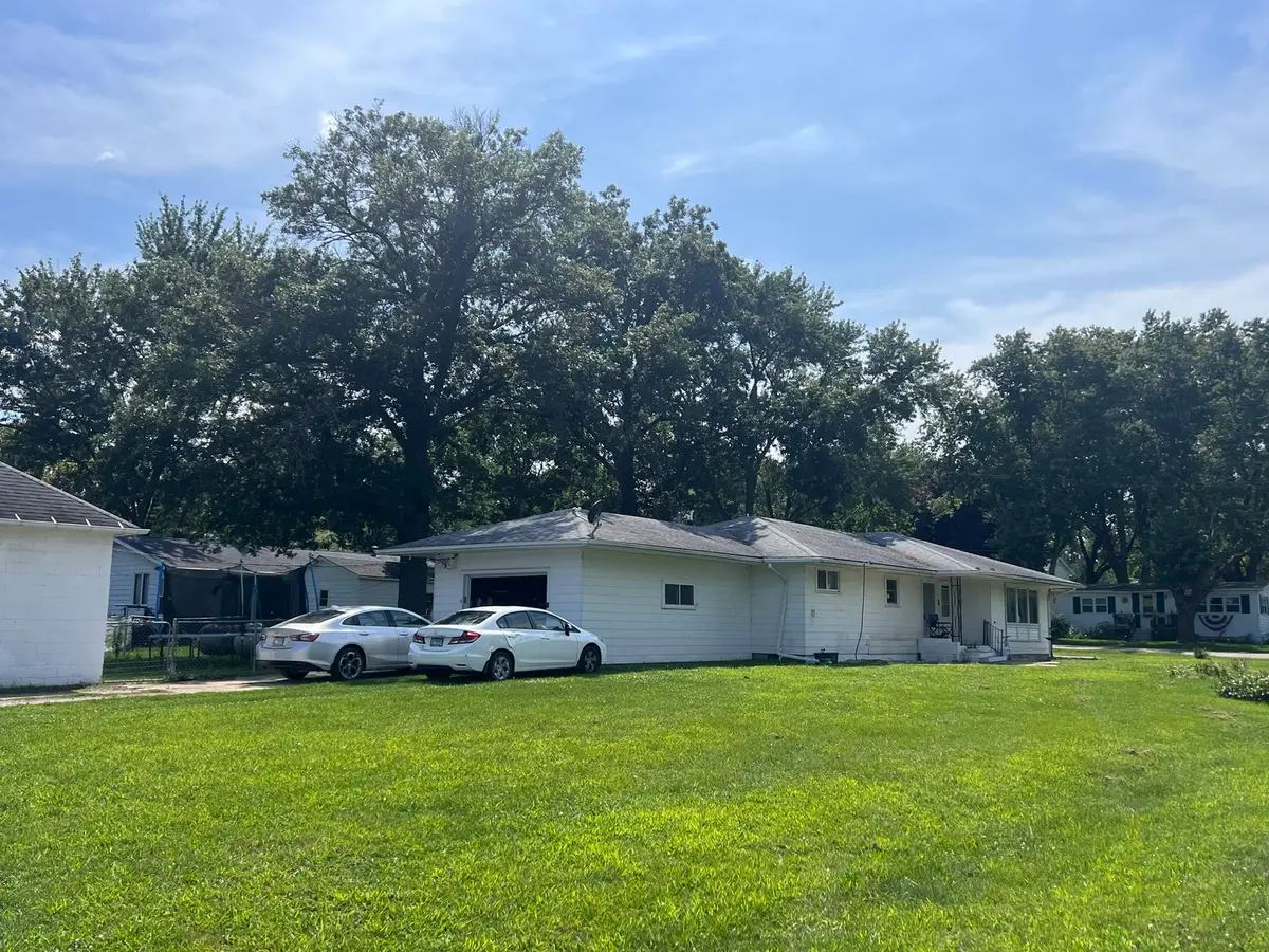 301 Dilks Street, Roberts, IL 60962 - Image #1