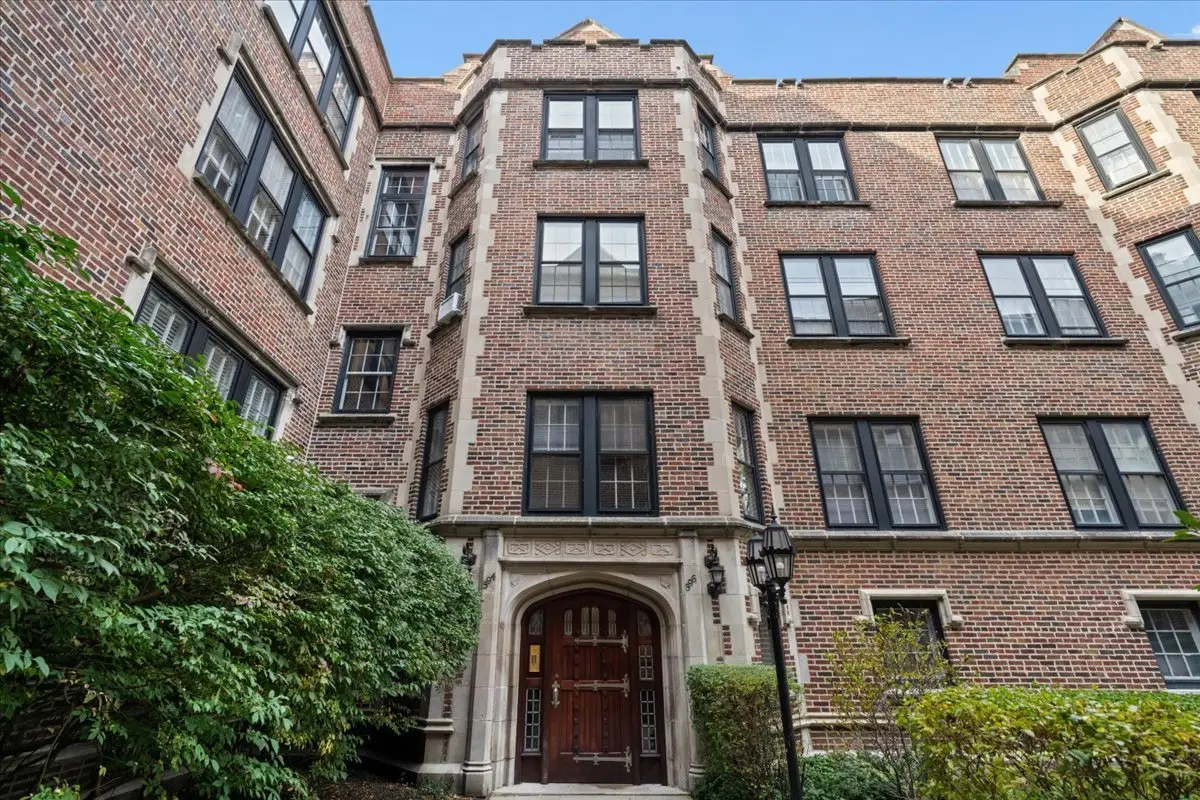 594 Sheridan Square #3, Evanston, IL 60202 - Image #1