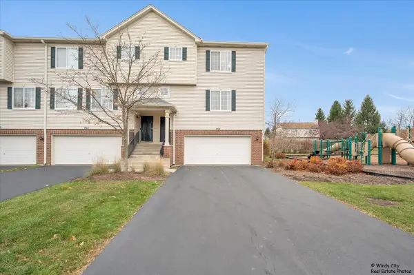 464 Evergreen Circle, Gilberts, IL 60136