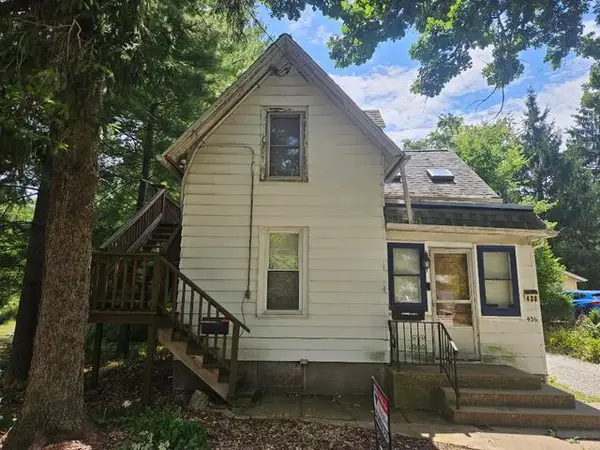 436 Barrington Avenue, East Dundee, IL 60118