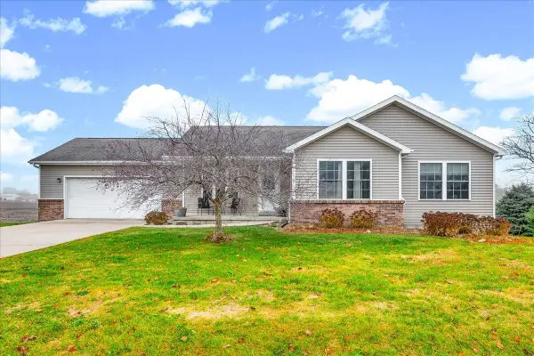 107 Baize Drive, Carlock, IL 61725