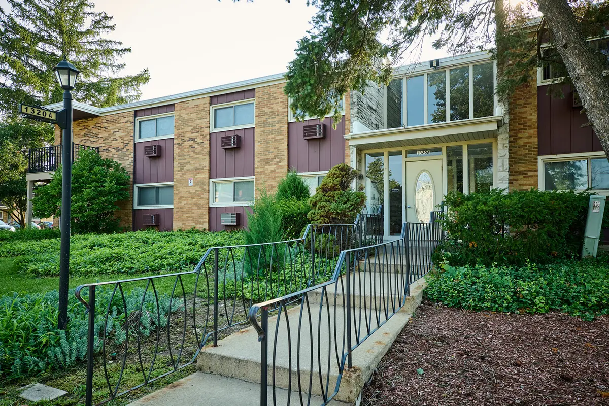 1320 Lore Lane #101A, Lombard, IL 60148 - Image #1