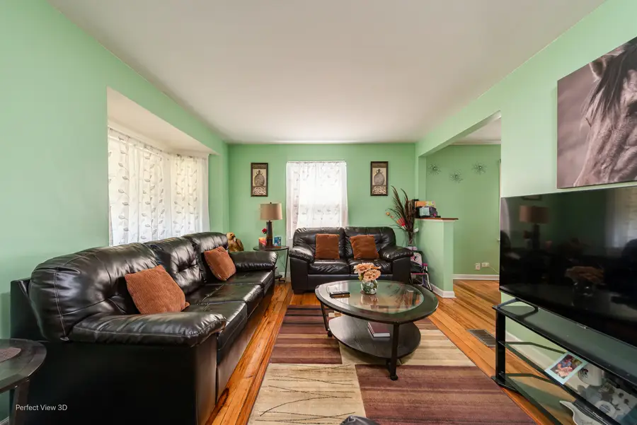 526 Bohland Avenue, Bellwood, IL 60104 - Image #2