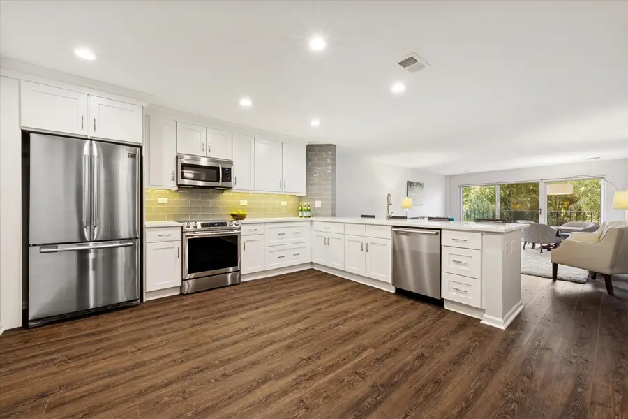 441 N Park Boulevard #2J, Glen Ellyn, IL 60137 - Image #3