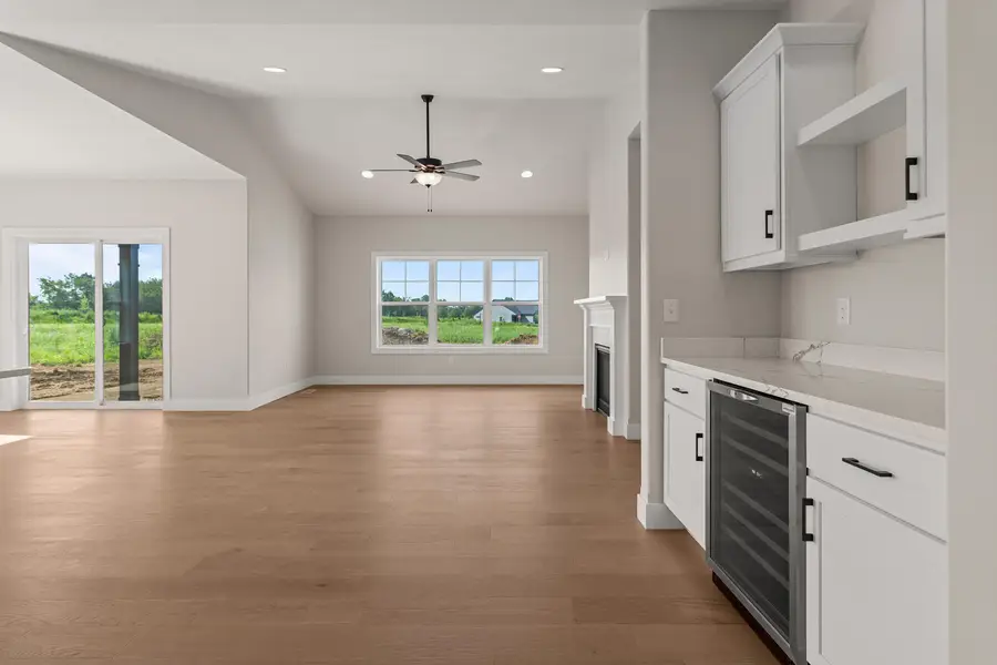 713 Wheatley Drive, Mahomet, IL 61853 - Image #3