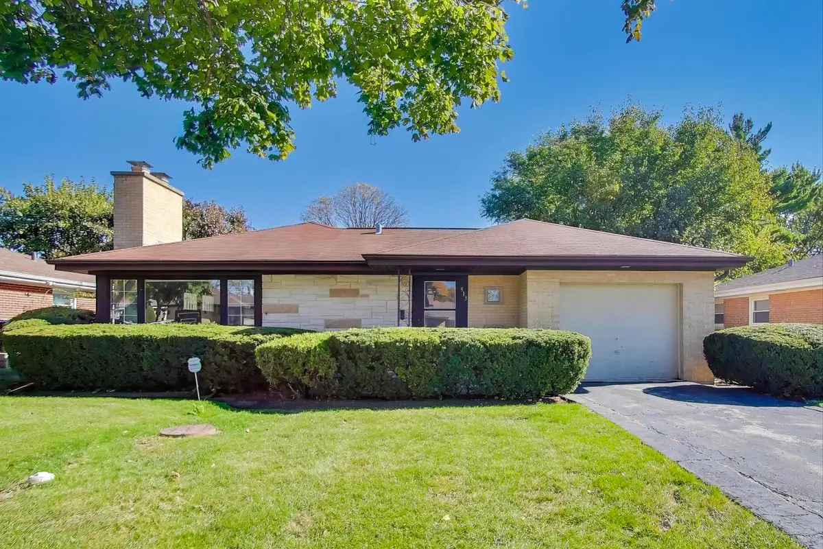 913 S Na Wa Ta Avenue, Mount Prospect, IL 60056 - Image #1
