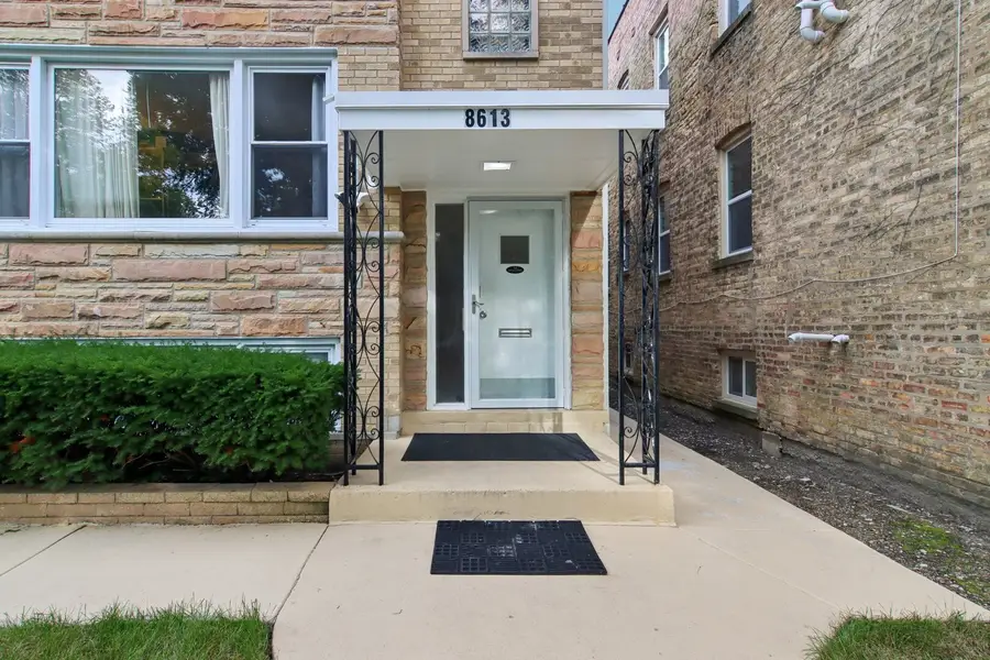 8613 Trumbull Avenue, Skokie, IL 60076 - Image #2