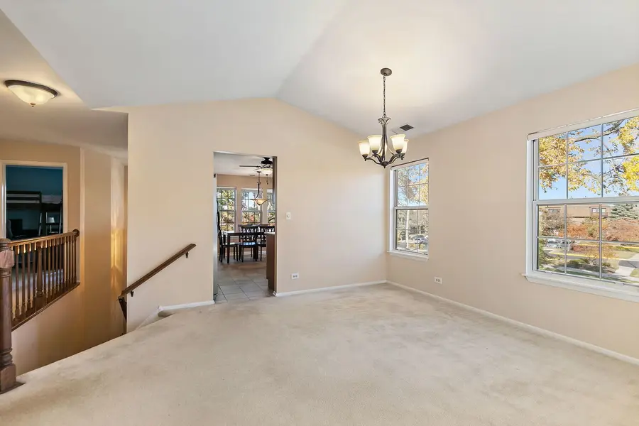 323 Green Knoll Lane #323, Streamwood, IL 60107 - Image #3