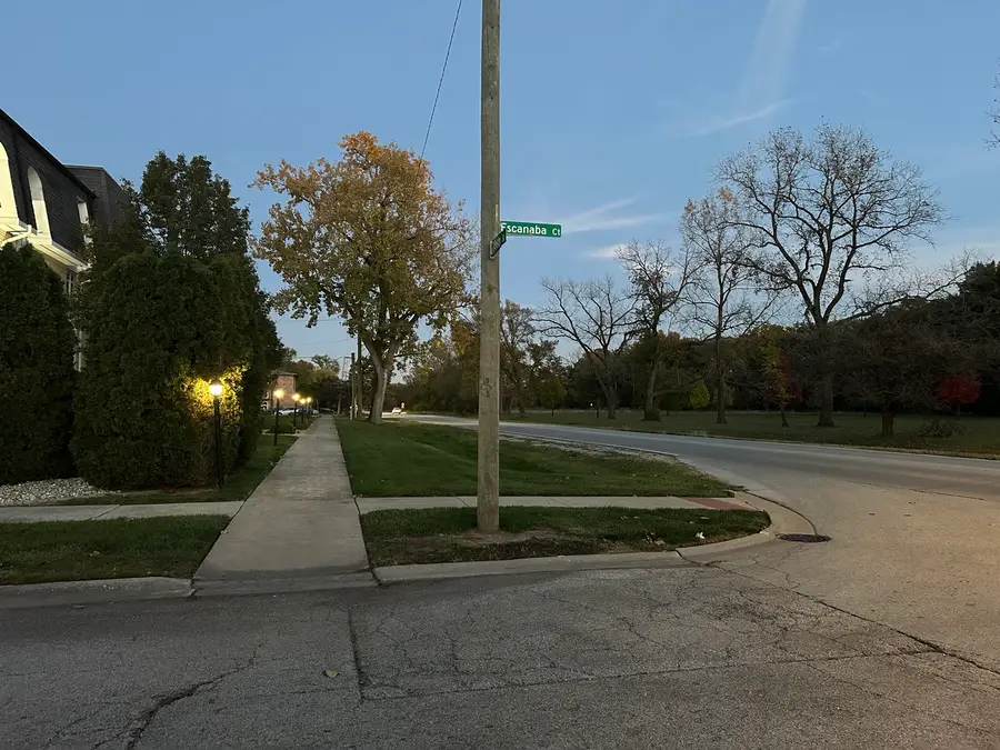 18559 Escanaba Avenue #305, Lansing, IL 60438 - Image #2