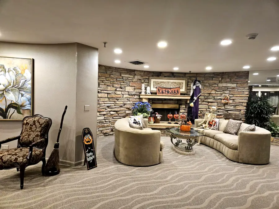 1400 N Yarmouth Place #315, Mount Prospect, IL 60056 - Image #3