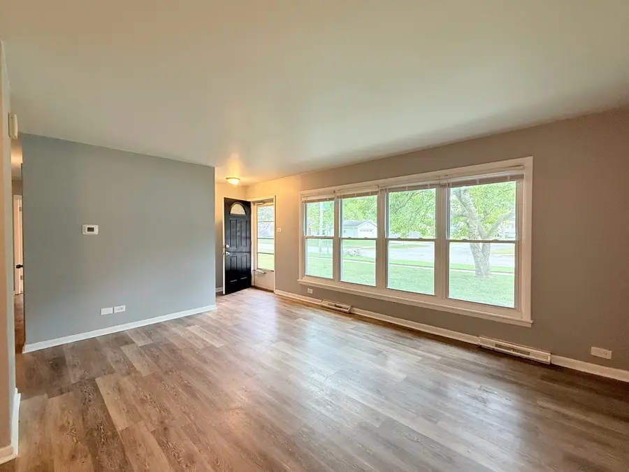 930 Coach Road, Homewood, IL 60430 - Image #3