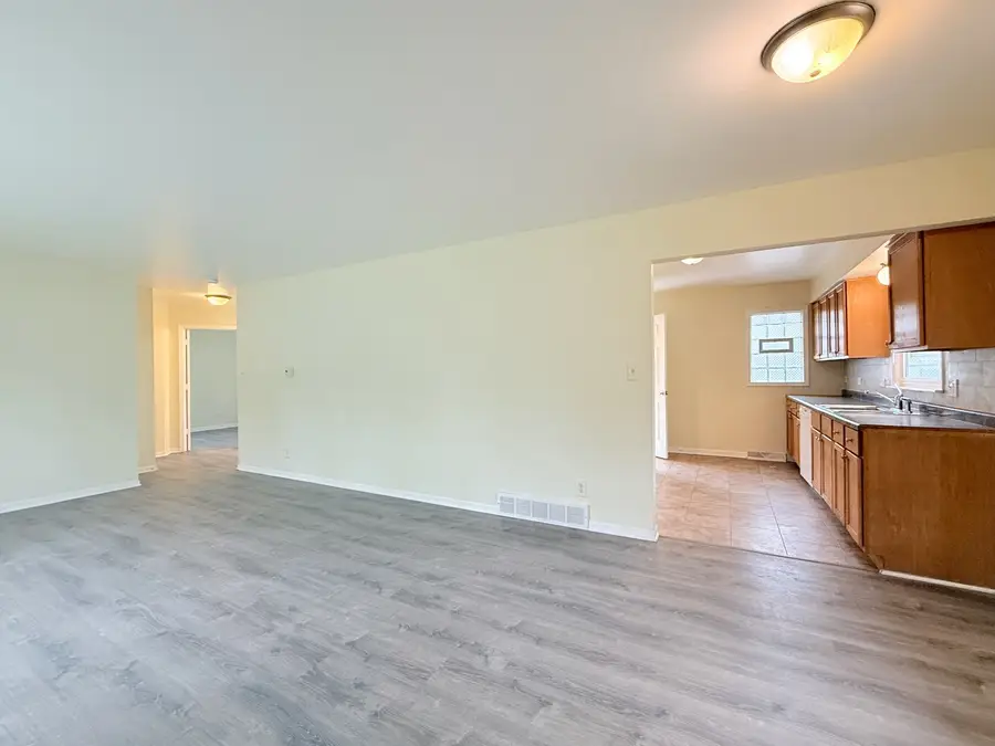 17511 Maple Avenue, Lansing, IL 60438 - Image #2