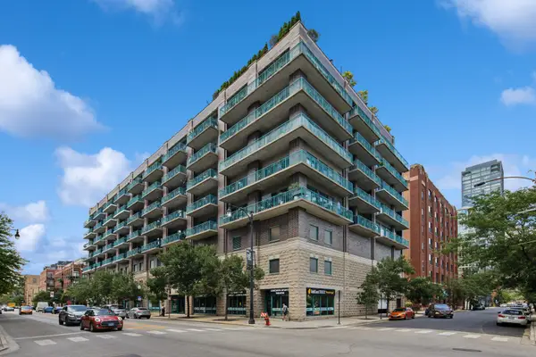 Address Withheld By Seller, Chicago, IL 60607