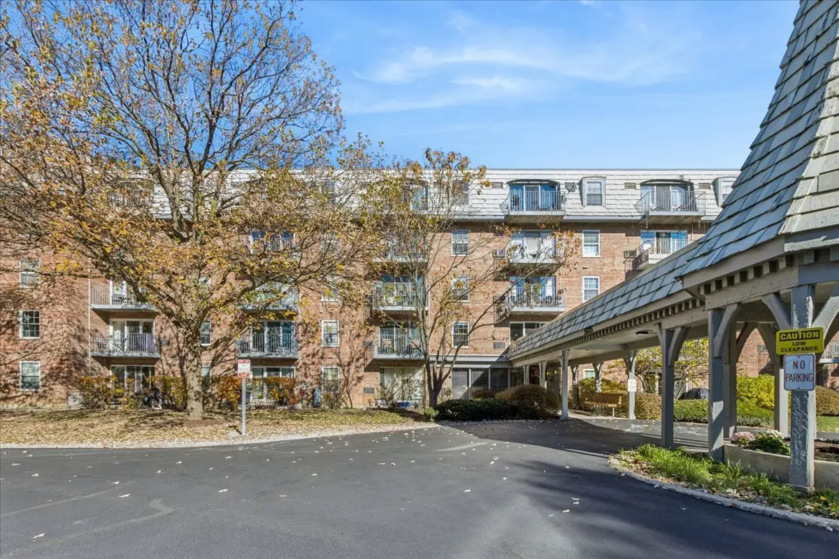 5125 Blodgett Avenue #208T, Downers Grove, IL 60515 - Image #1
