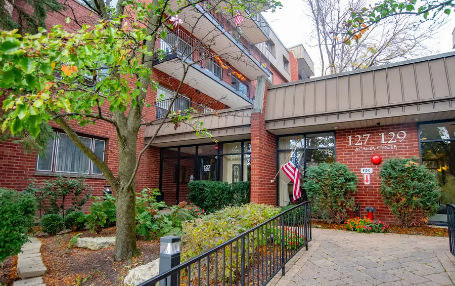 127 Acacia Circle #507, Indian Head Park, IL 60525 - Image #2