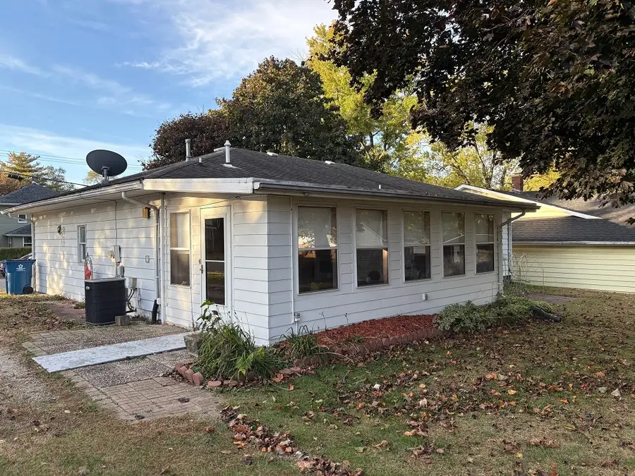 430 E Elm Street, Watseka, IL 60970 - Image #2