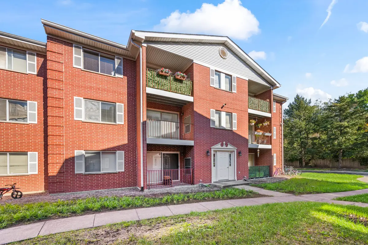 491 Leslie Court #201, Des Plaines, IL 60016 - Image #1
