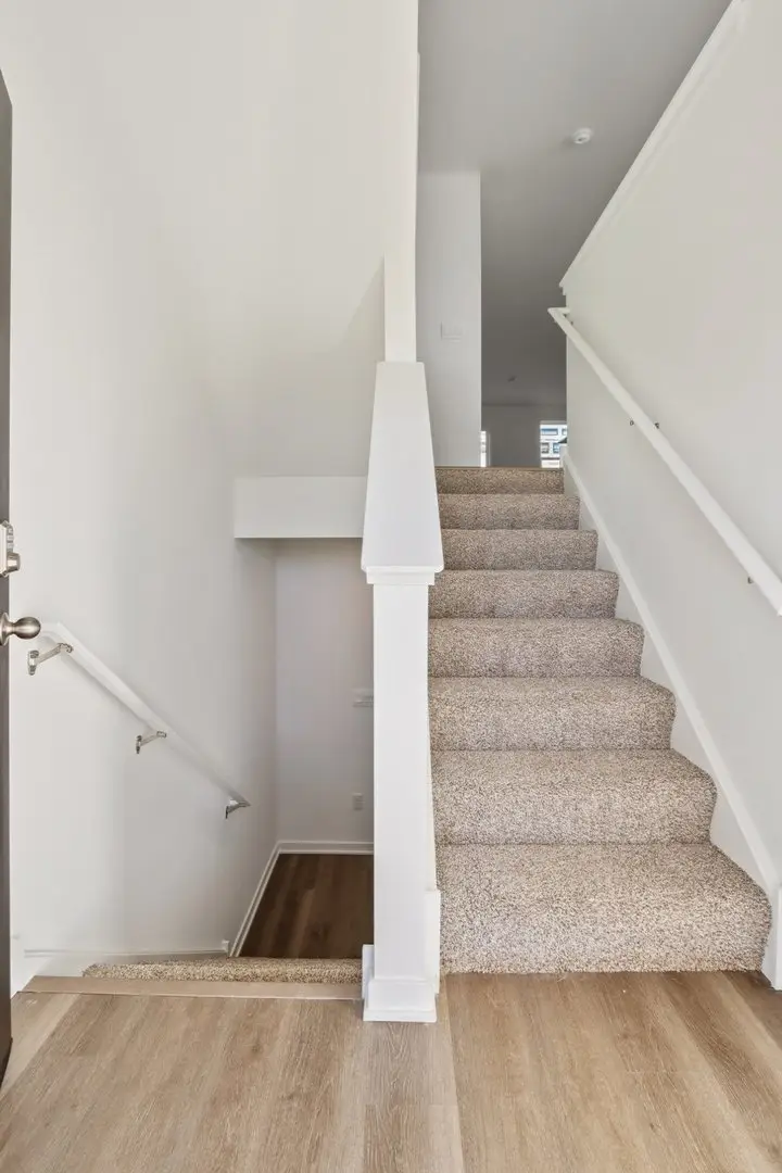 889 Briar Glen Court, Hampshire, IL 60140 - Image #2