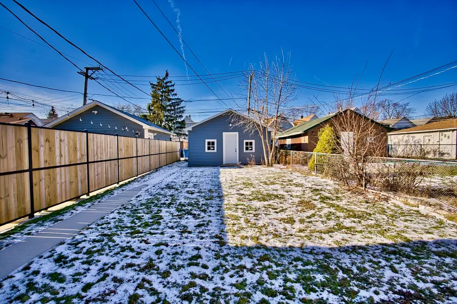 Address Withheld By Seller, Chicago, IL 60630 - Image #3