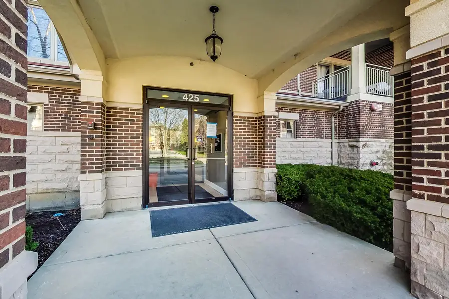 425 Village Green #213, Lincolnshire, IL 60069 - Image #3