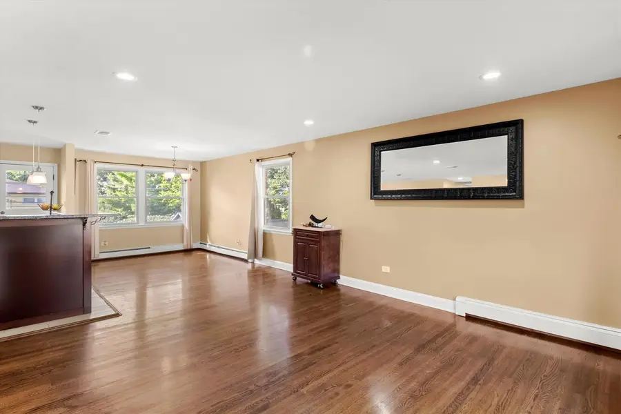 2005 E Wintergreen Avenue, Mount Prospect, IL 60056 - Image #3