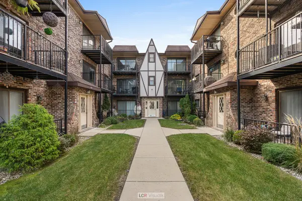 7616 W Lawrence Avenue #2B, Harwood Heights, IL 60706