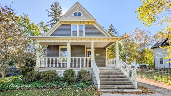 389 Lincoln Avenue, Woodstock, IL 60098