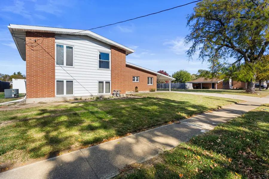 1554 S Pointe Drive, Rantoul, IL 61866 - Image #2