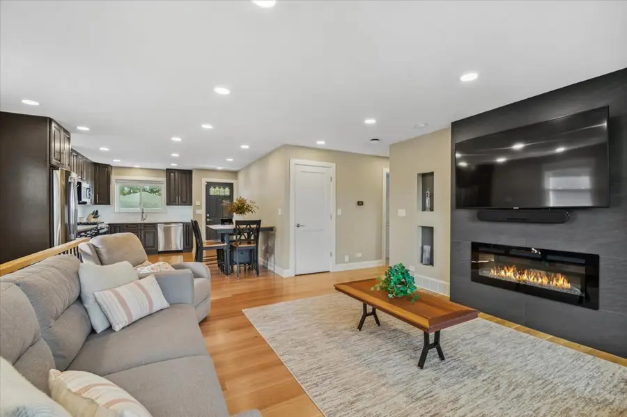 8836 Sayre Avenue, Morton Grove, IL 60053 - Image #2