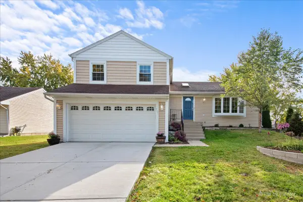 105 Canton Lane, Streamwood, IL 60107