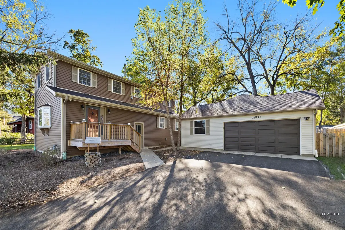 25721 W Lakeview Avenue, Wauconda, IL 60084 - Image #1