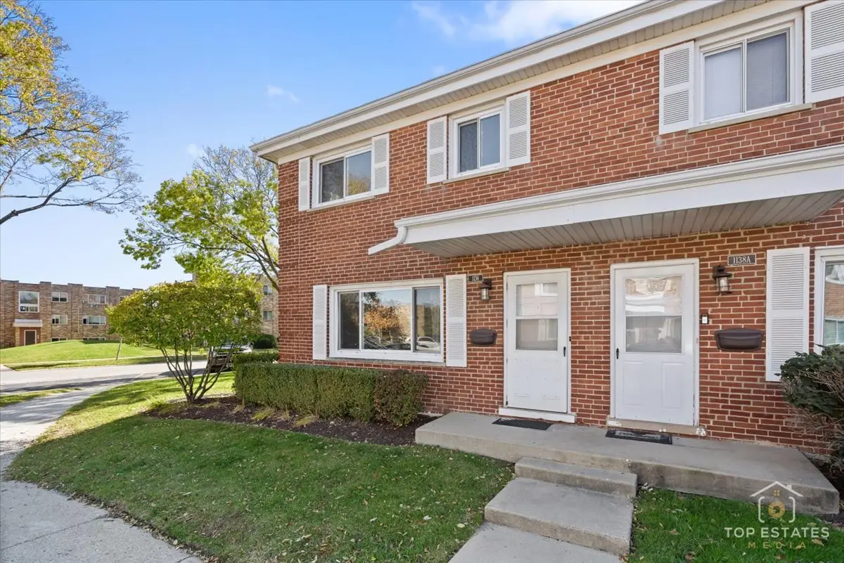 1136 N Boxwood Drive, Mount Prospect, IL 60056 - Image #1