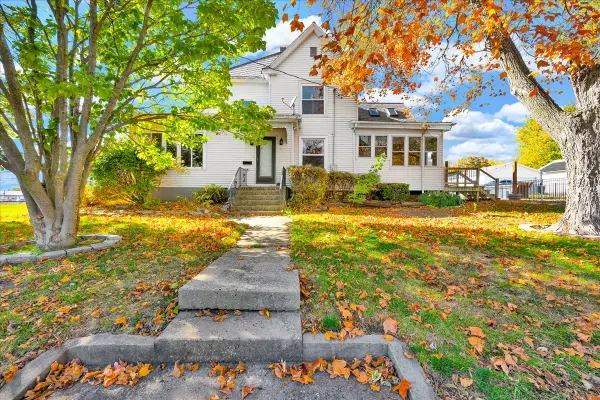 393 E Front Street, El Paso, IL 61738