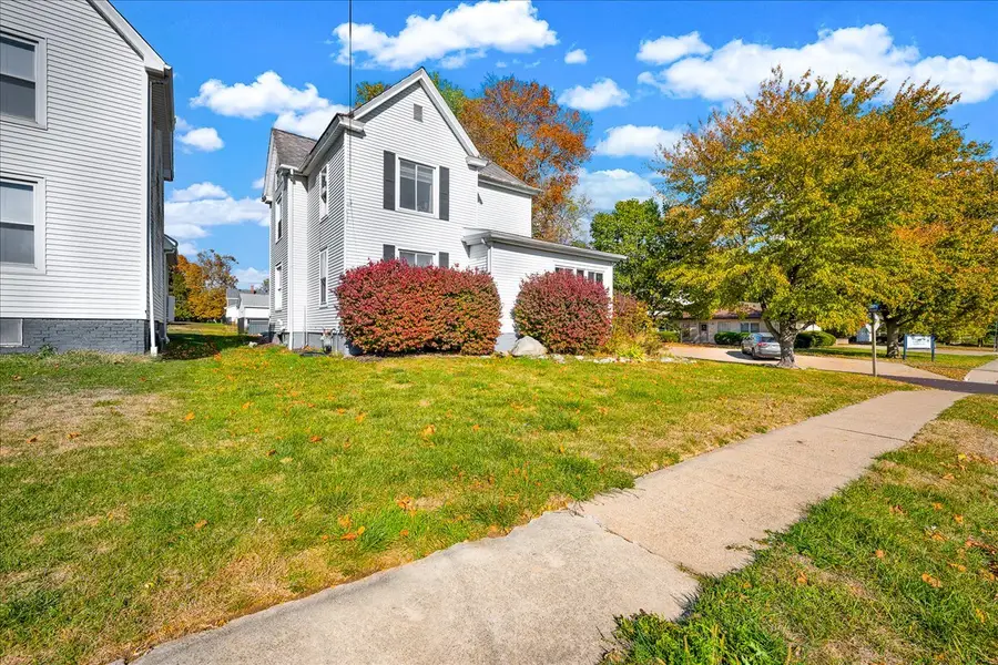 393 E Front Street, El Paso, IL 61738 - Image #2