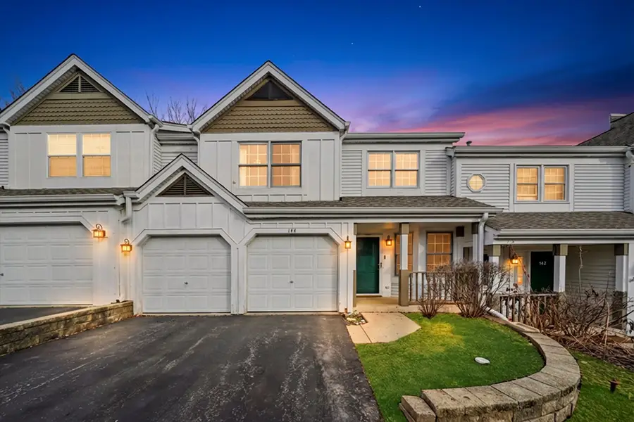 144 Spring Court N, Carpentersville, IL 60110 - Image #2