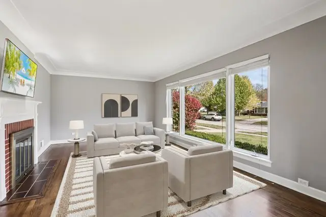 416 N Eastwood Avenue, Mount Prospect, IL 60056 - Image #2