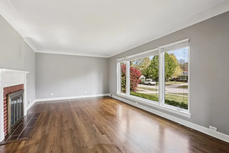 416 N Eastwood Avenue, Mount Prospect, IL 60056 - Image #3