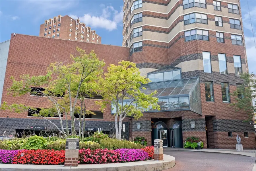 3660 N Lake Shore Drive #3301, Chicago, IL 60613 - Image #2